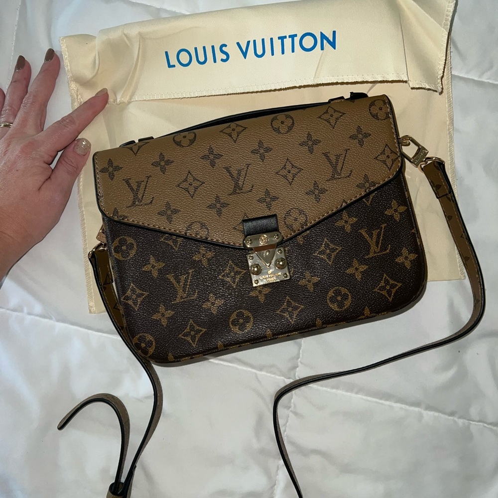 L V Pochette Métis bag New
